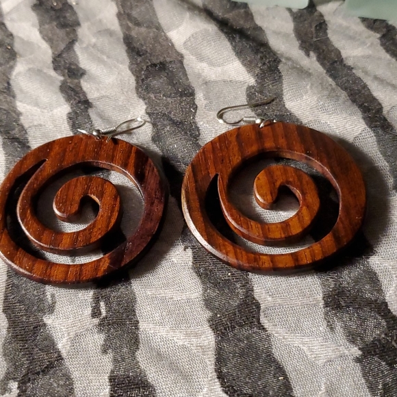 Wood Swirl Earrings - Picture 3 of 4
